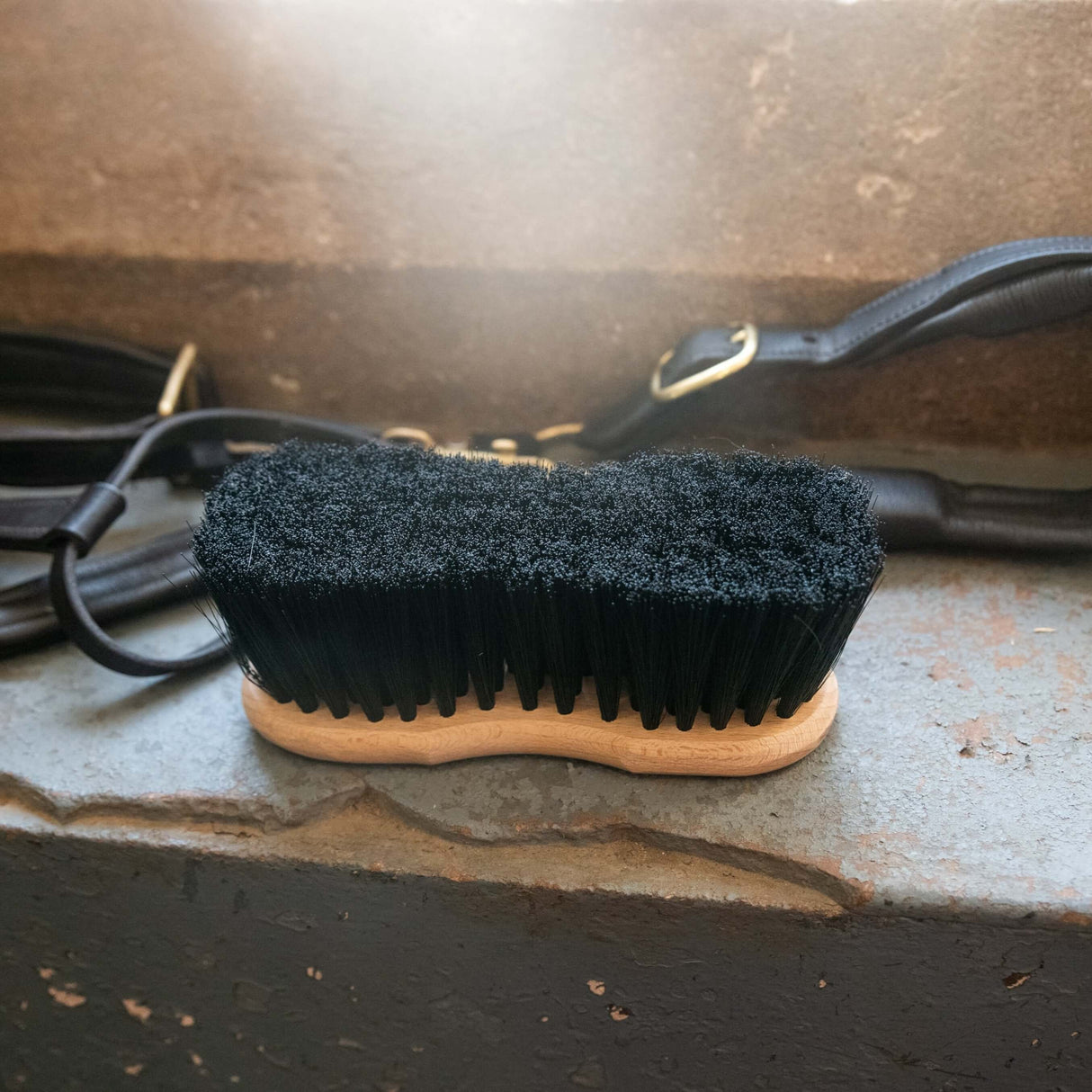 Borstiq Shaped Soft Flick Brush