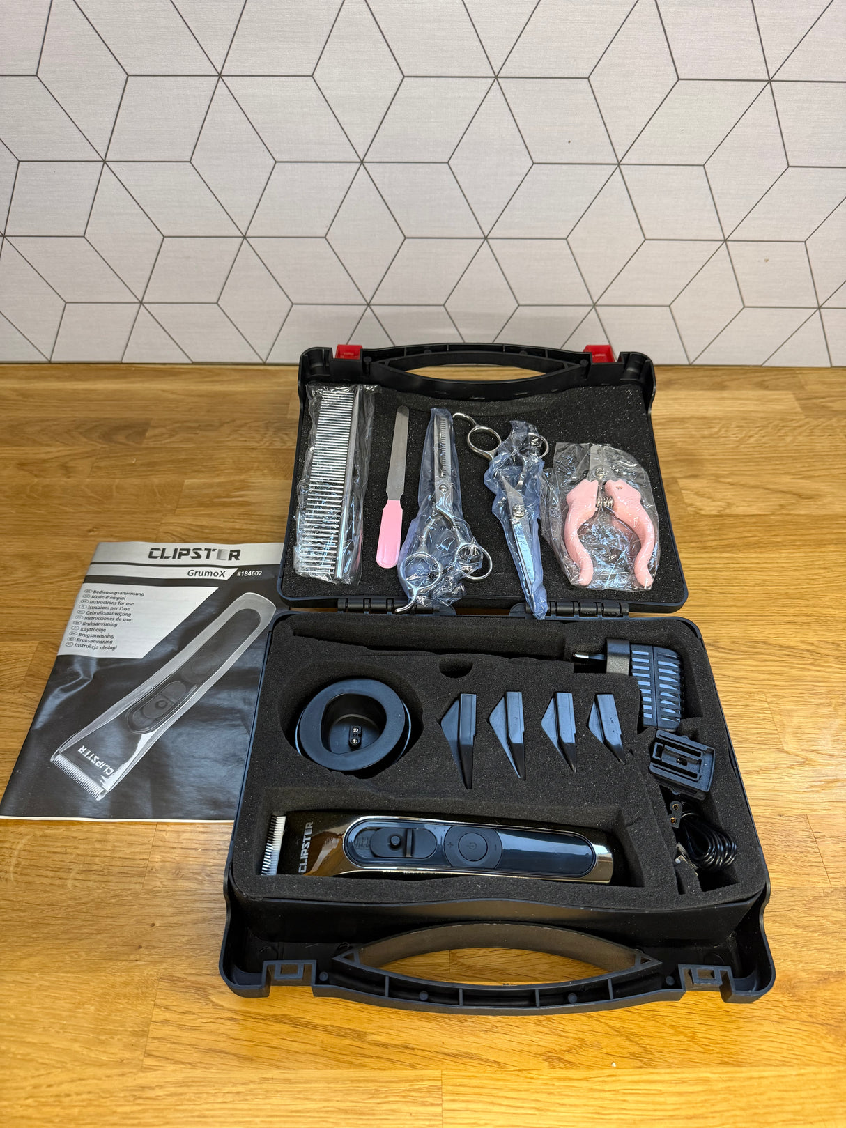 EX-DEMO: Grumox Cordless Trimmer inc. Accessories