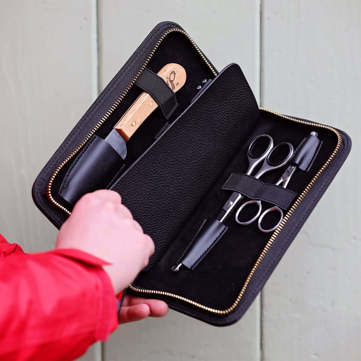 Smart Grooming -The Ultimate Trimming Wallet & Wallet Set