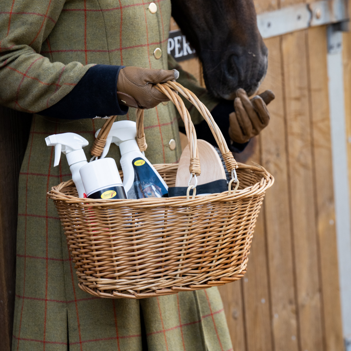Smart Grooming -Wicker Show Basket