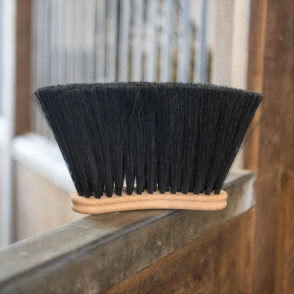 Borstiq Banana Maxi Soft Flick Brush