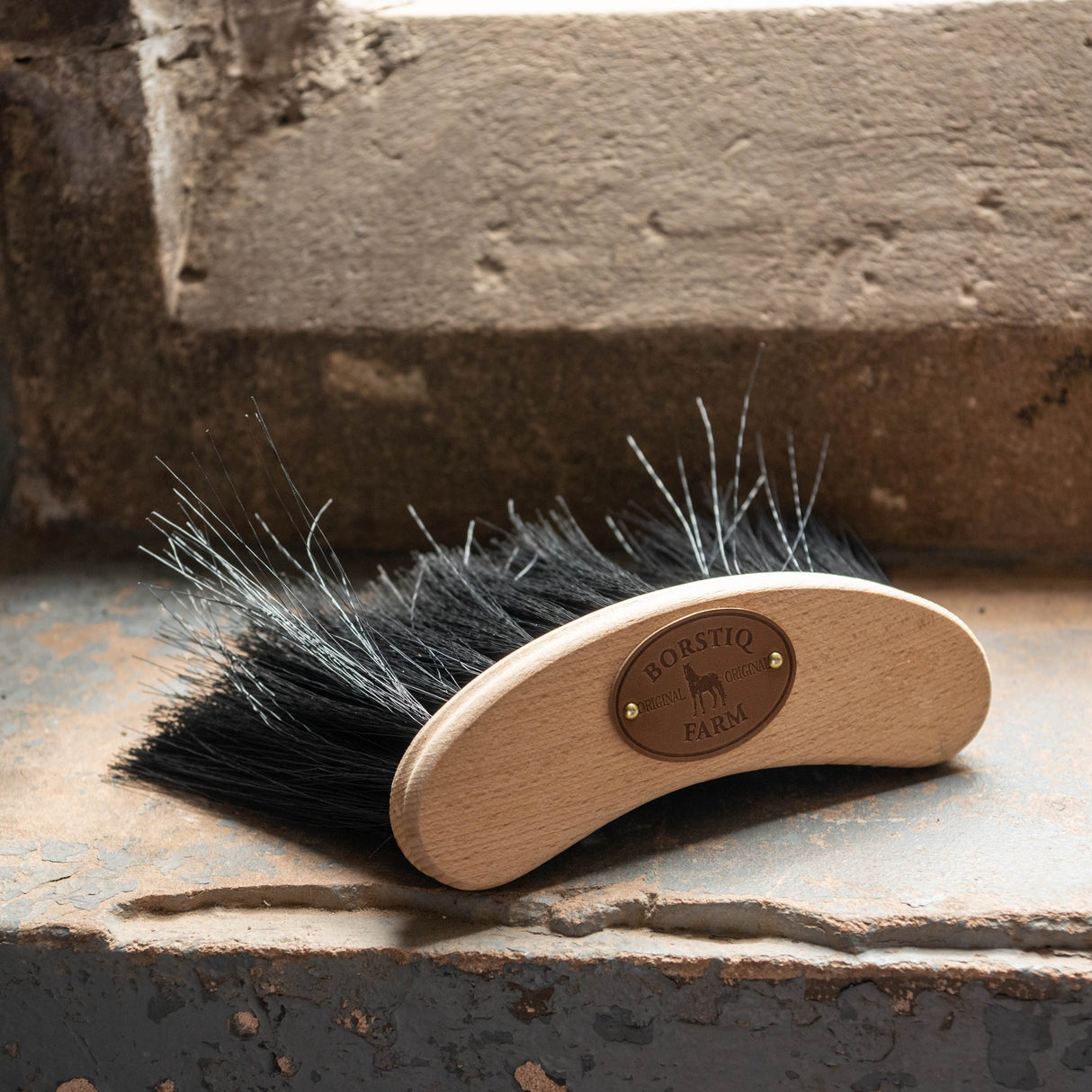 Borstiq Banana Maxi Soft Flick Brush