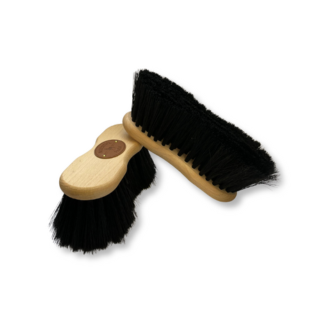 Borstiq Shaped Soft Flick Brush