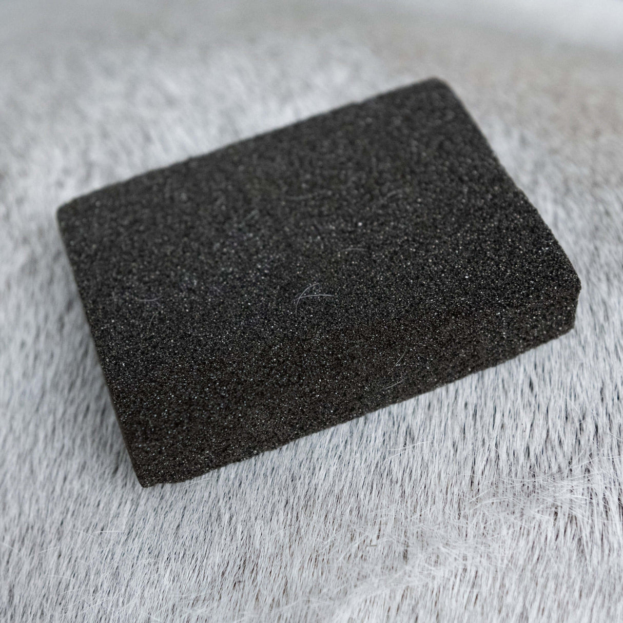 Carbon Grooming Block