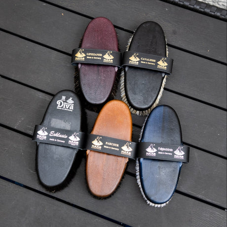 HAAS Black/Dark Bay Set